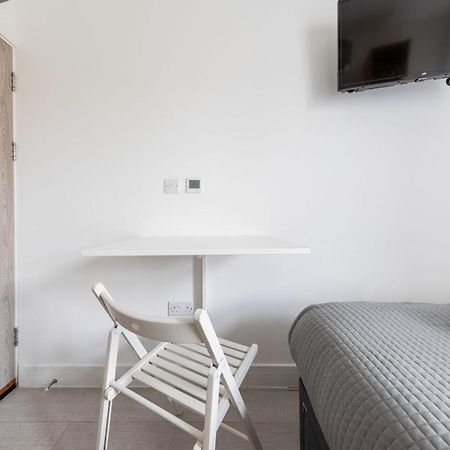 Functional Budget Stay With Wi-Fi And Laundry Facilities Near Tube Station London Kültér fotó