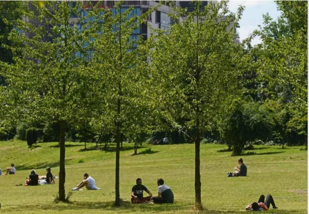 Functional Budget Stay With Wi-Fi And Laundry Facilities Near Tube Station London Kültér fotó