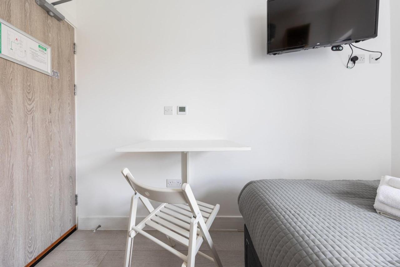Functional Budget Stay With Wi-Fi And Laundry Facilities Near Tube Station London Kültér fotó